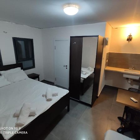 Hotel Ahva 17 Tiberias Exterior foto